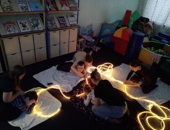 Одна из задач - научиться взаимодействовать.